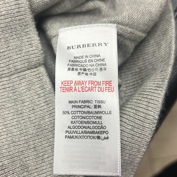 Authentic boys 4t Burberry zip sweater - Picture 4 of 4